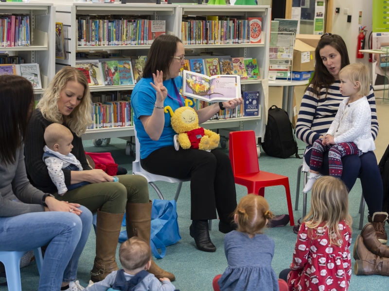 bookbug session in a library